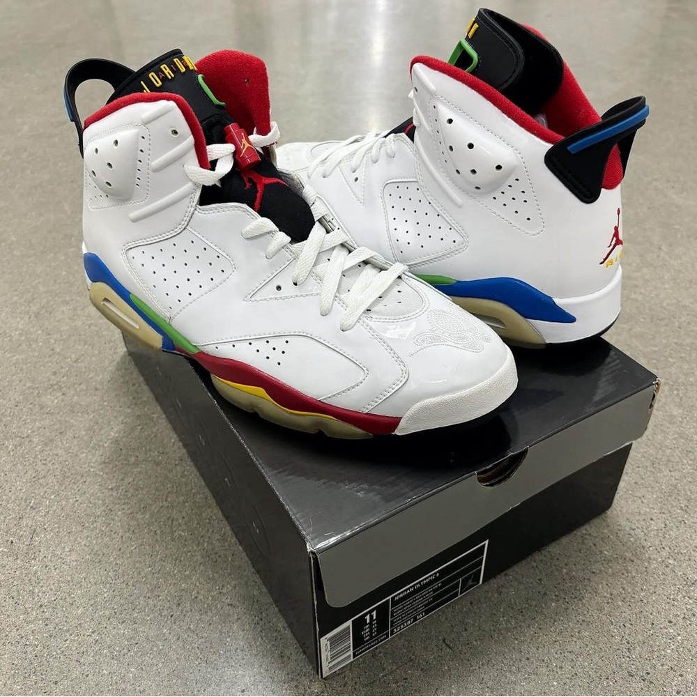 Size 9 & 11 - 2008 Air Jordan VI Retro
Olympic Beijing